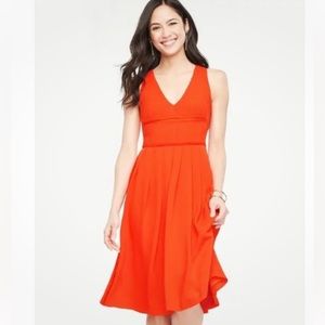 ANN TAYLOR Crepe Pleated V Neck Dress Size 4 NWT